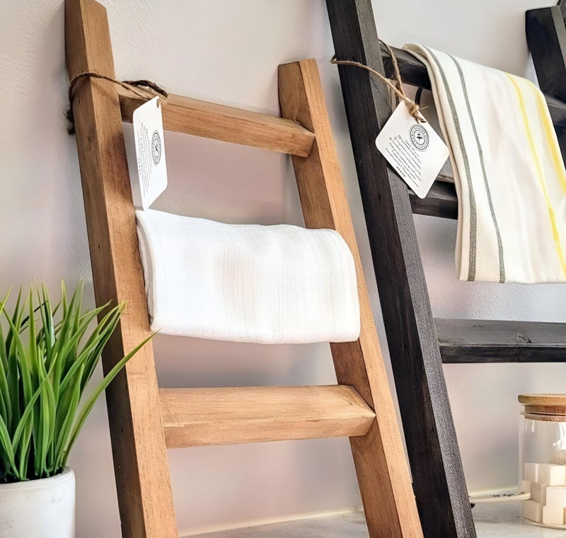 Vintage Wooden Towel Rack - Rustic Bathroom Decor Piece with Small Teacup Stand, Perfect for Enhancing Cottage Style Home Bathrooms - Image 5