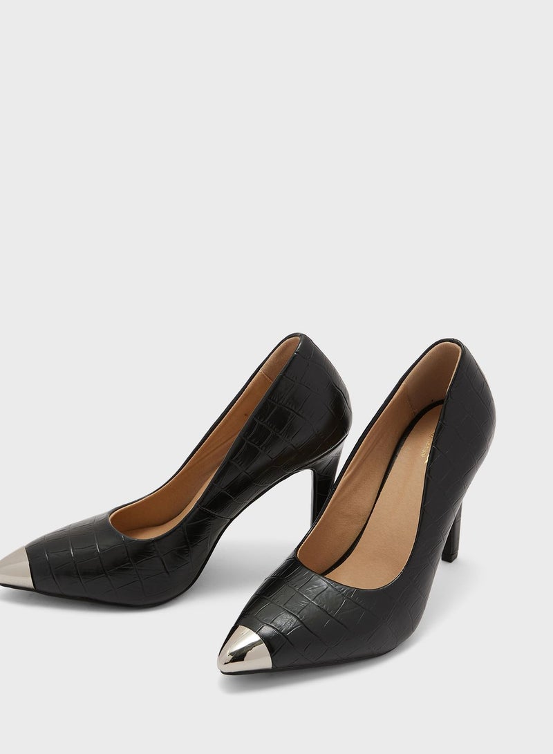 Croc Effect Pump With Toecap