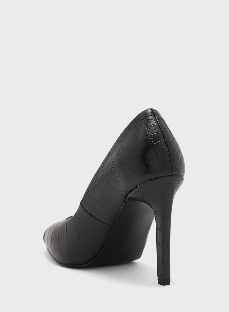 Croc Effect Pump With Toecap