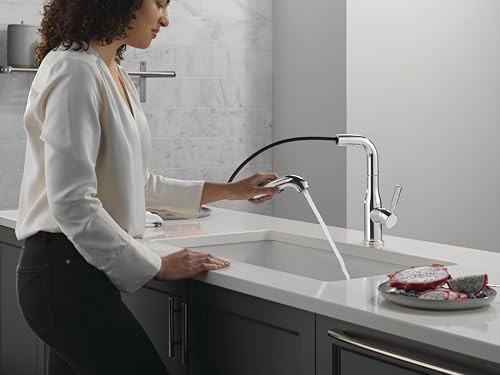 Delta Almari Chrome Kitchen Faucet with Pull-Out Sprayer, Modern Single Hole Kitchen Sink Faucet, Single Handle, Chrome 16943-DST - Image 3