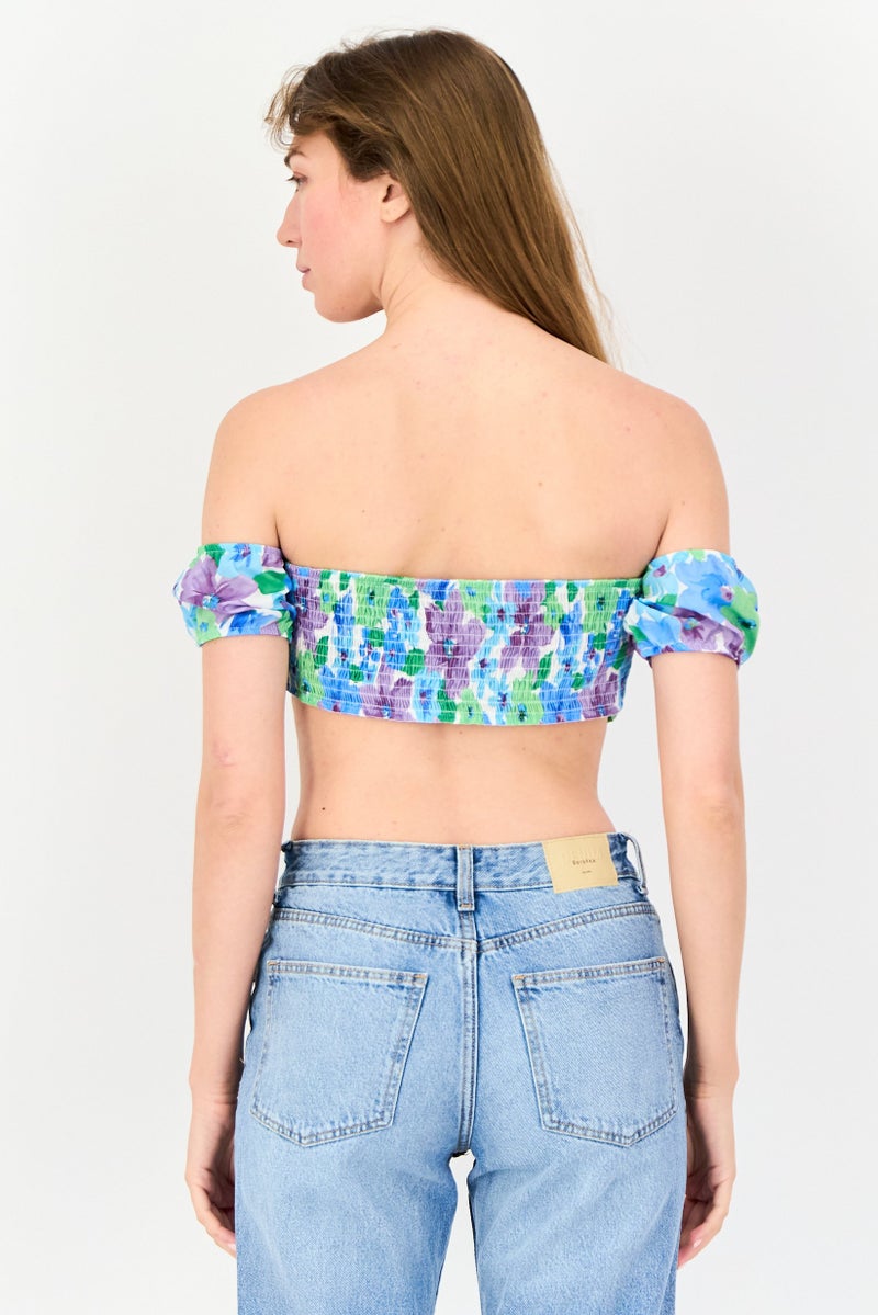 Bershka بلوزة نسائية بأكمام قصيرة وطباعة زهور مع رباط حول العنق، متعددة الألوان - Image 3