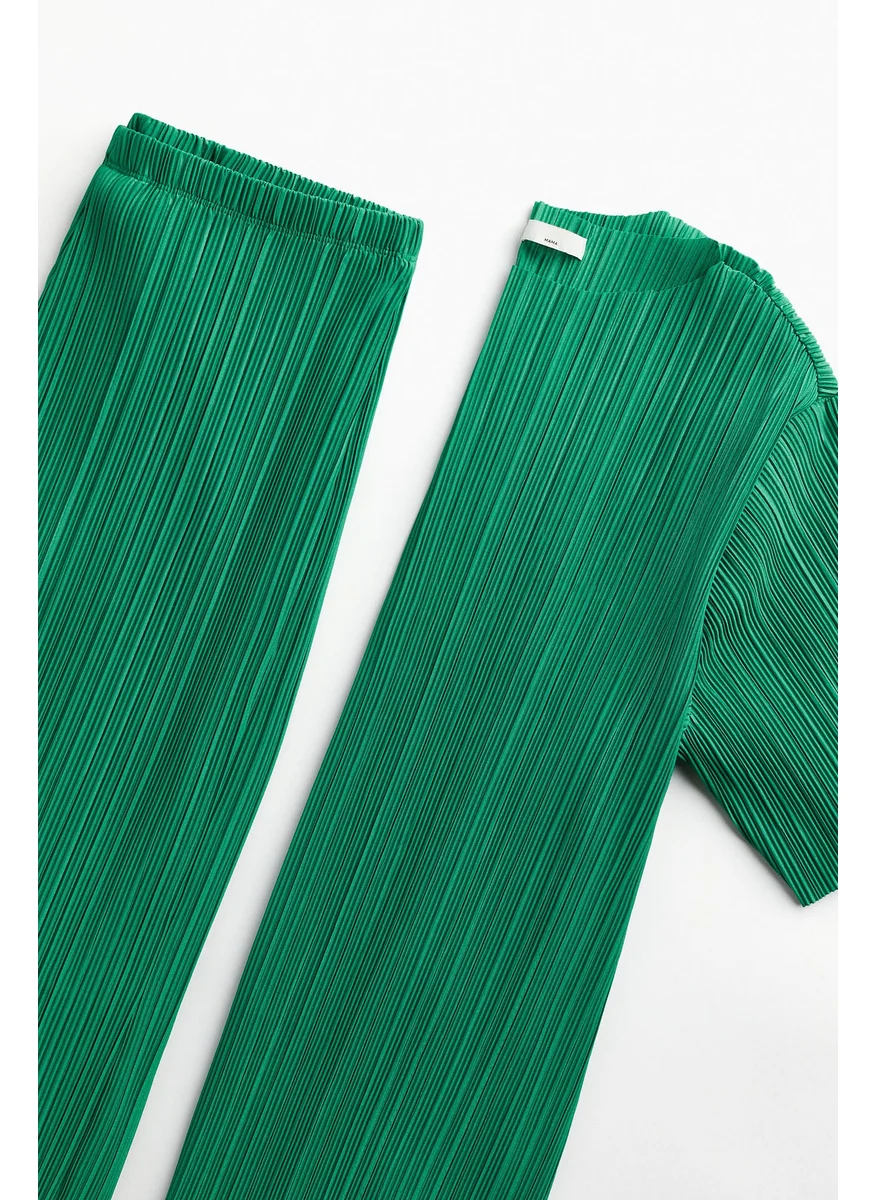 H&M Mama 2-Piece Plissé Set