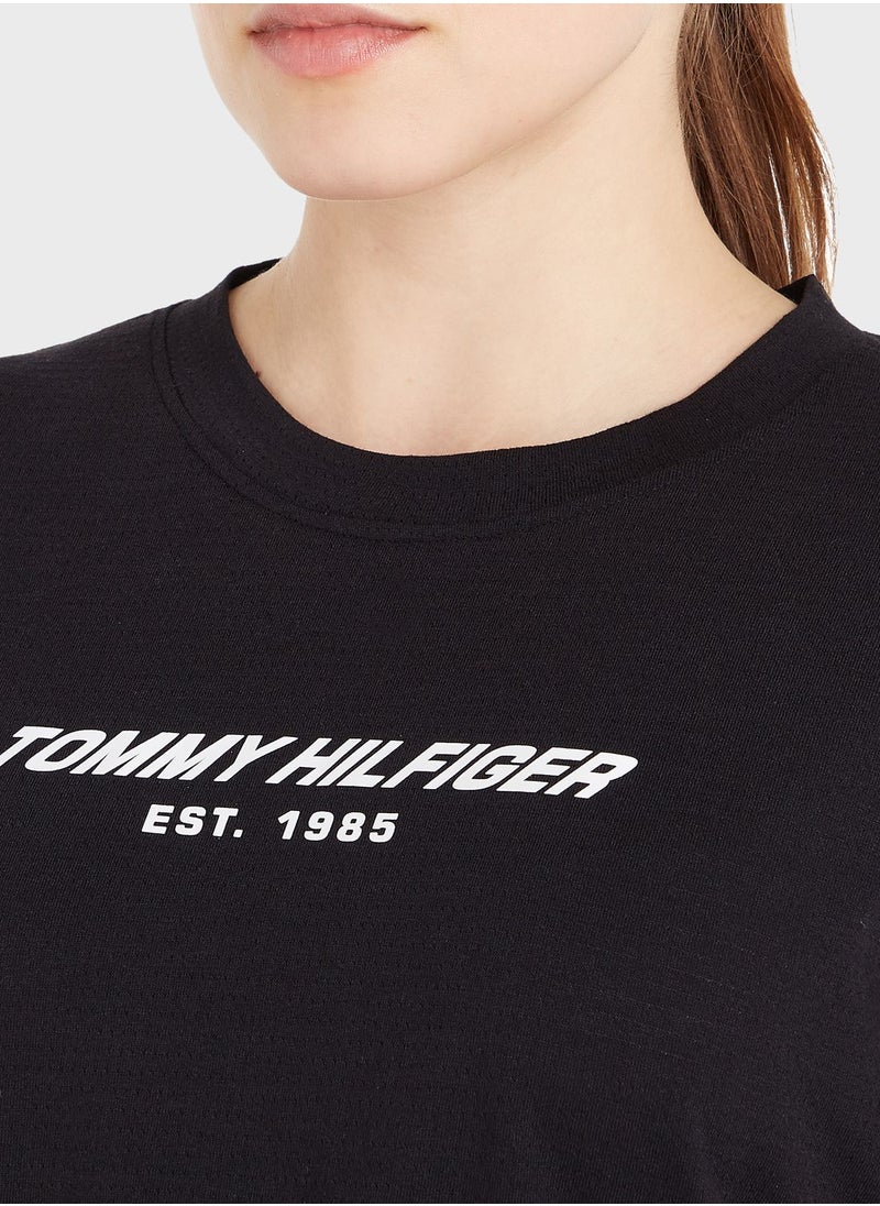 TOMMY HILFIGER - Essentials Rlx Logo Crop T-Shirt - Image 1