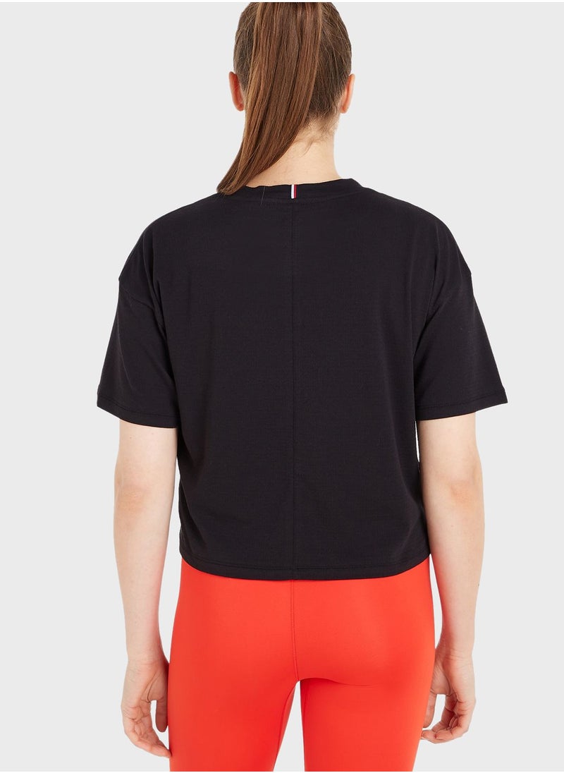 TOMMY HILFIGER - Essentials Rlx Logo Crop T-Shirt - Image 1