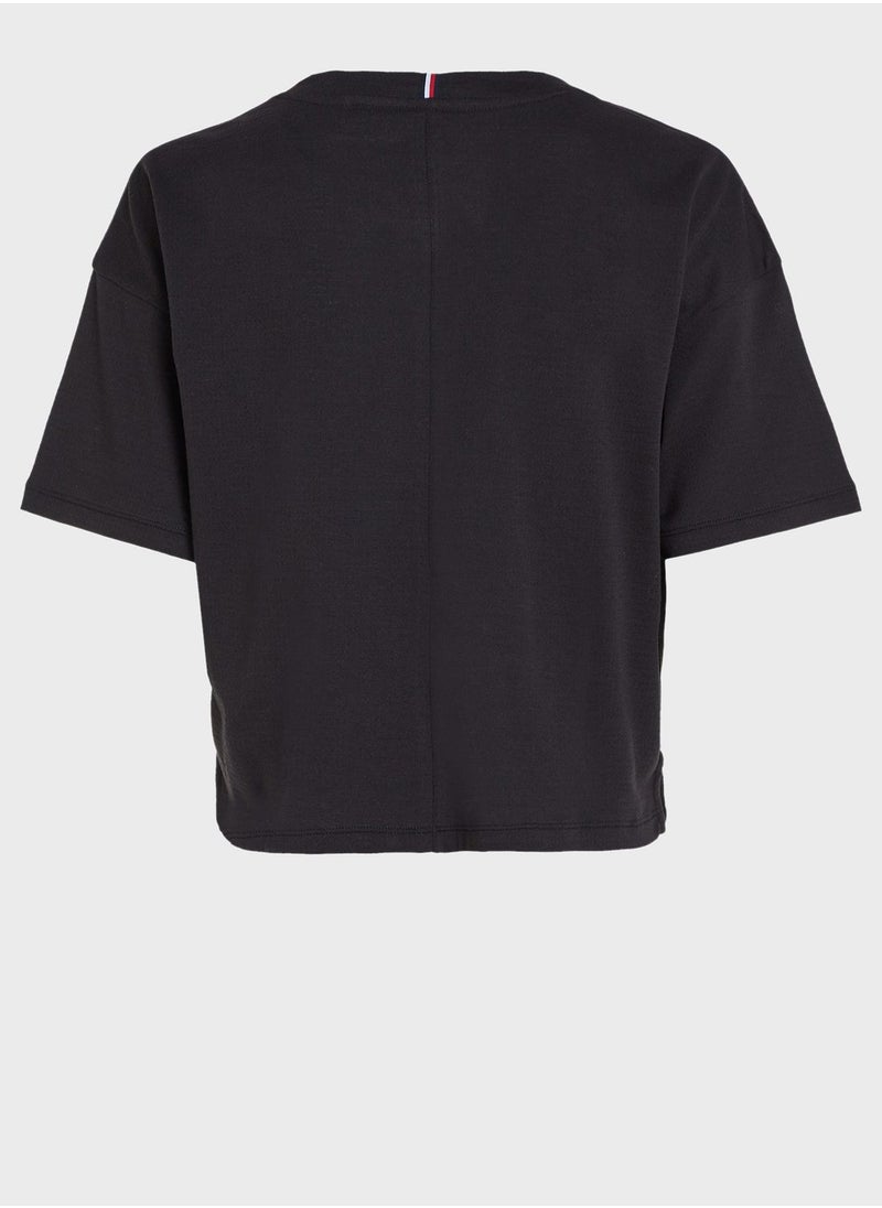 TOMMY HILFIGER - Essentials Rlx Logo Crop T-Shirt - Image 1