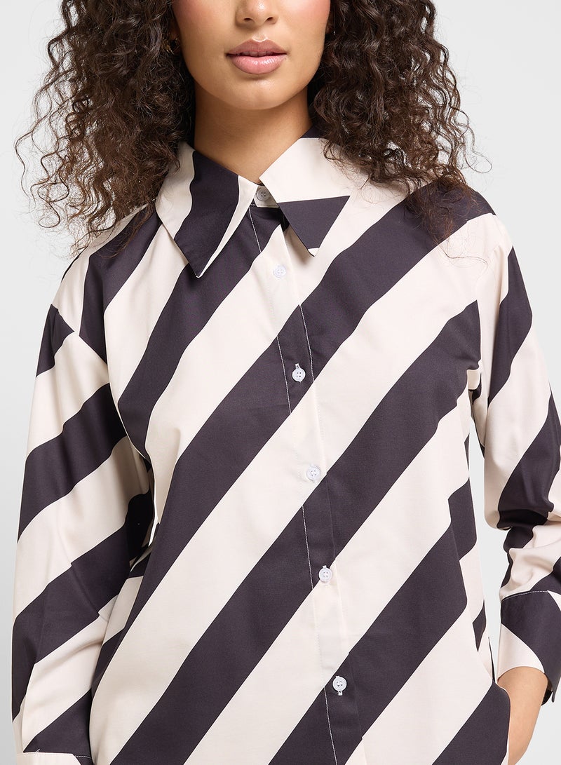 جينجر قميص مخطط بأزرار مقاس كبير بلون واحد - Image 3