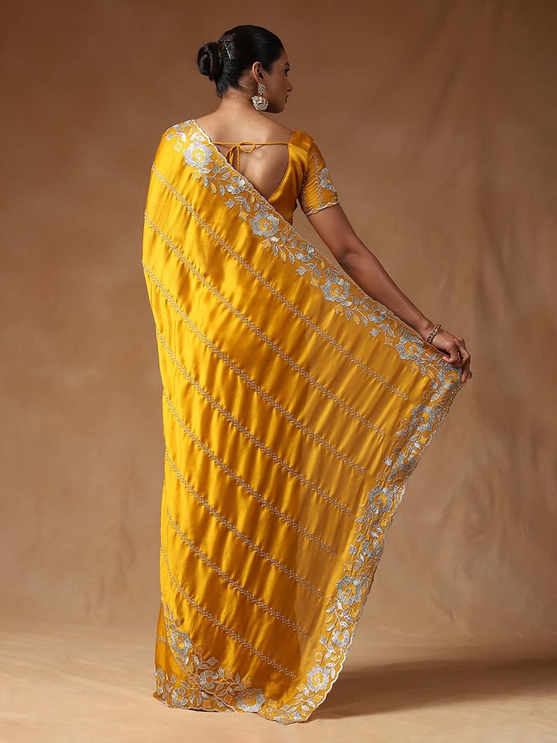 saree mall ساري مول ساري حرير ساتان مزخرف بالزهور للنساء باللون الأصفر مع قطعة بلوزة غير مخيطة (ANIKA1203_AG) - Image 2