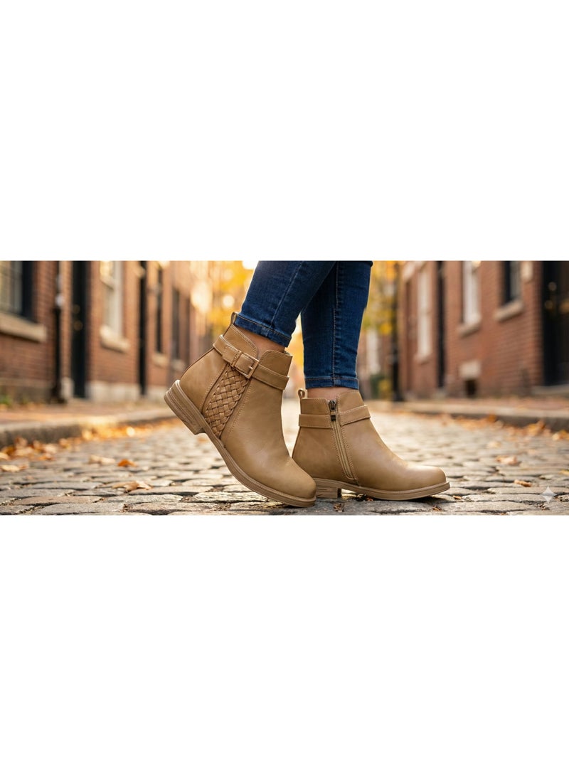 Half boot with side braid - Image 1