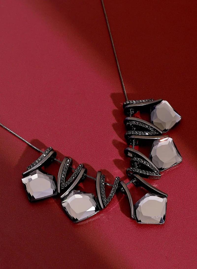 سوهي عقد نسائي بحجر اصطناعي بلون رمادي داكن بإبزيم مخلبي