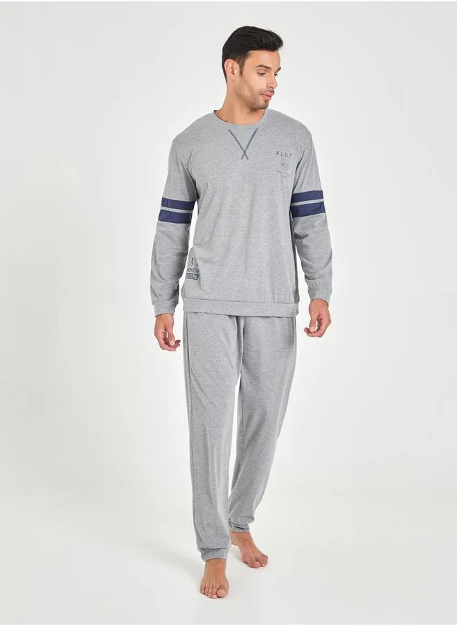Styli Styli Contrast Panel Regular Fit T-shirt and Loungewear Pants Set