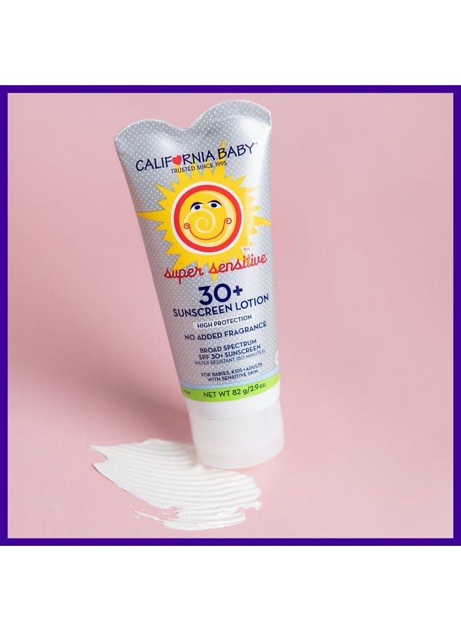 كاليفورنيا بيبي - واقي الشمس كاليفورنيا بيبي سوبر سينسيتيف SPF 30+ | طيف واسع | ثاني أكسيد التيتانيوم | واقي شمسي معدني غير معطر مضاد للحساسية | 51 جم / 1.8 أونصة. - Image 1