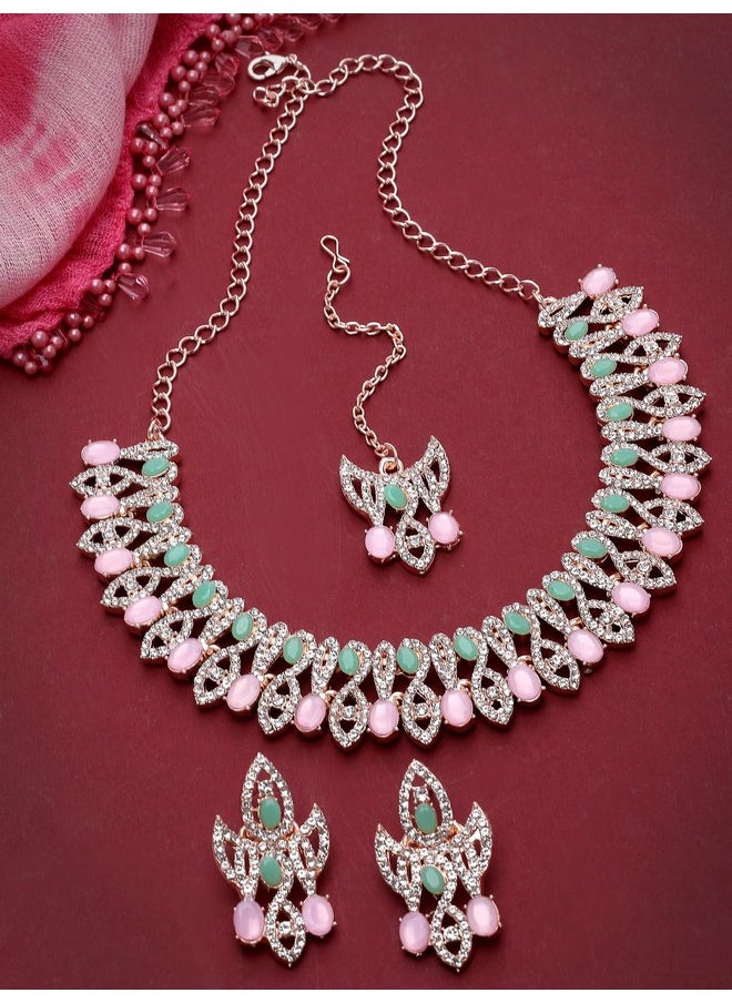 سوكهي - طقم قلادة على شكل عظمة الترقوة من Sukkhi Admirable Fashionable AD Mint Green Stones مع قرط وMaangtika | طقم مجوهرات للنساء (NS105672) - Image 1