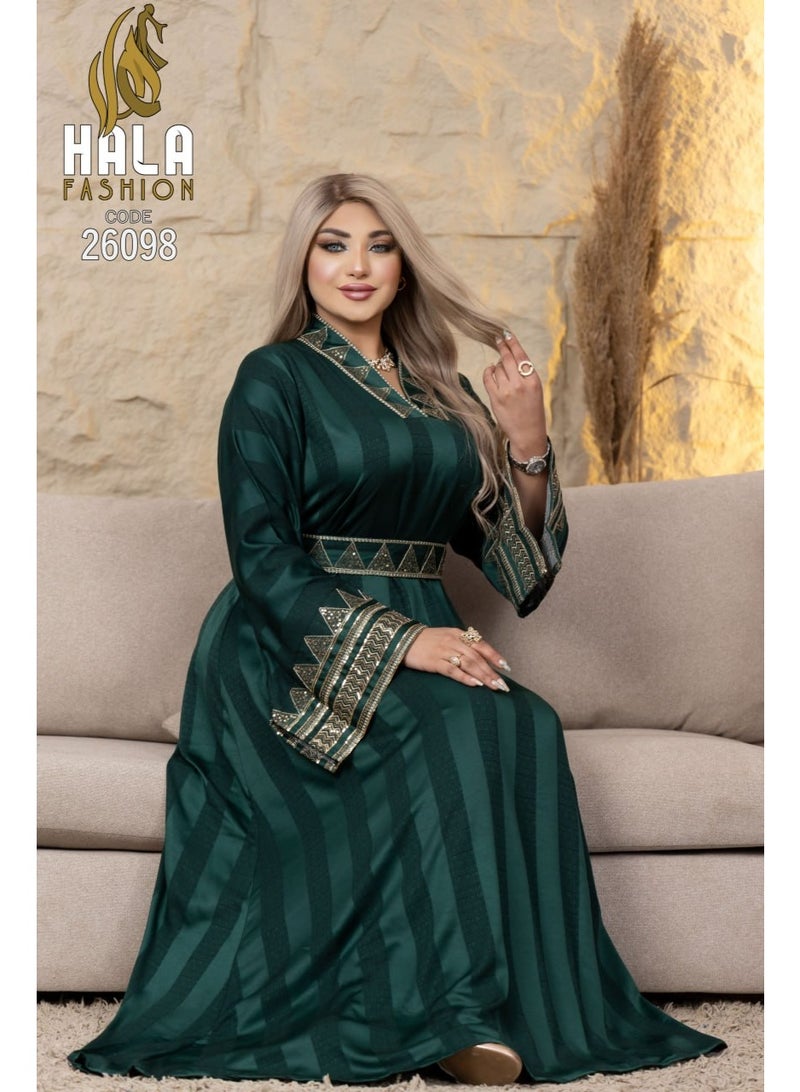 عباية حريمي كازابلانكا فاخرة مقلمة بتطريز ذهبي على الخصر والأكمام – عباية خروج واستقبال للمناسبات بتصميم راقي - Image 3