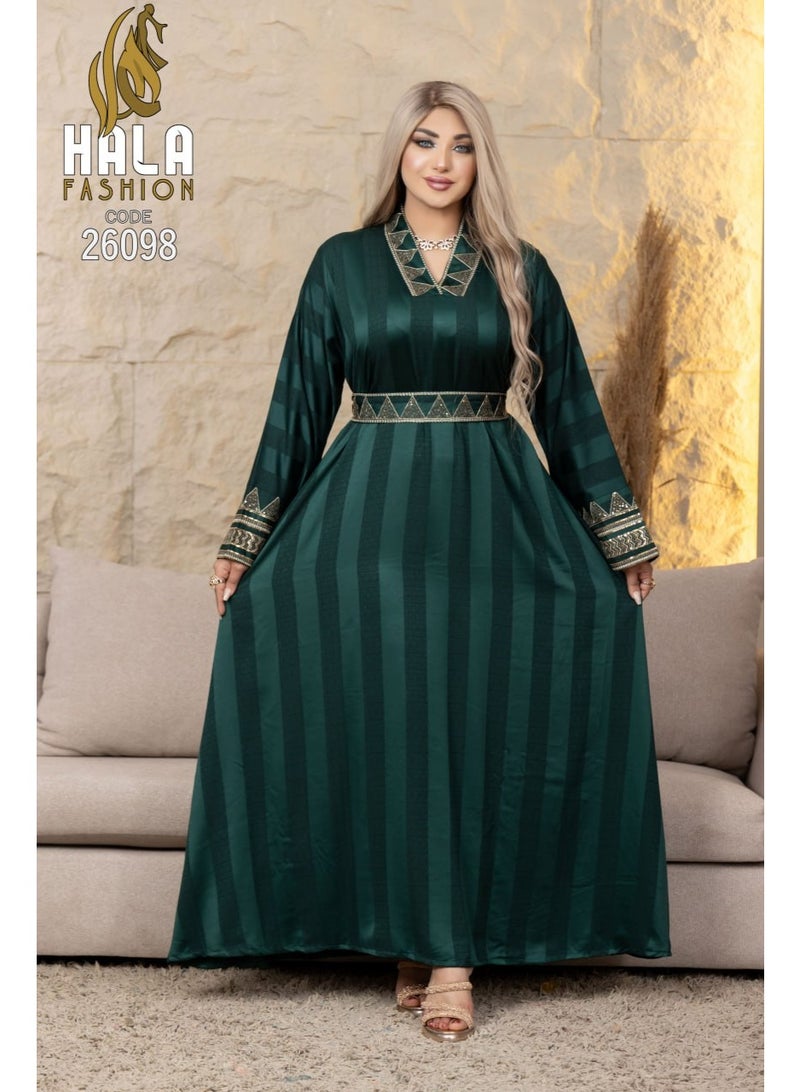 عباية حريمي كازابلانكا فاخرة مقلمة بتطريز ذهبي على الخصر والأكمام – عباية خروج واستقبال للمناسبات بتصميم راقي - Image 4