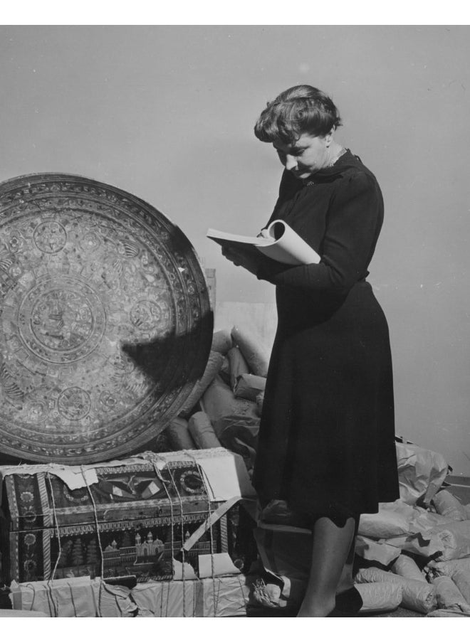 null - Inventing the Modern: Untold Stories of the Women Who Shaped the Museum of Modern Art - Image 1