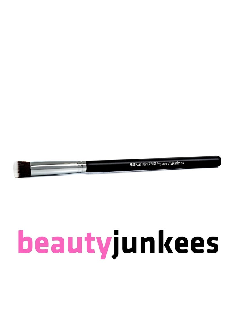Beauty Junkees - Under Eye Concealer Brush – Flat Concealer Brush, Stippling Brush, Under Eye Brush, Small Powder Brush, Mini Flat Top Kabuki Makeup Brush - Image 1