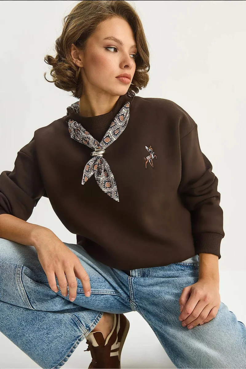 Bianco Lucci LUCCI Embroidered Crew Neck Sweatshirt