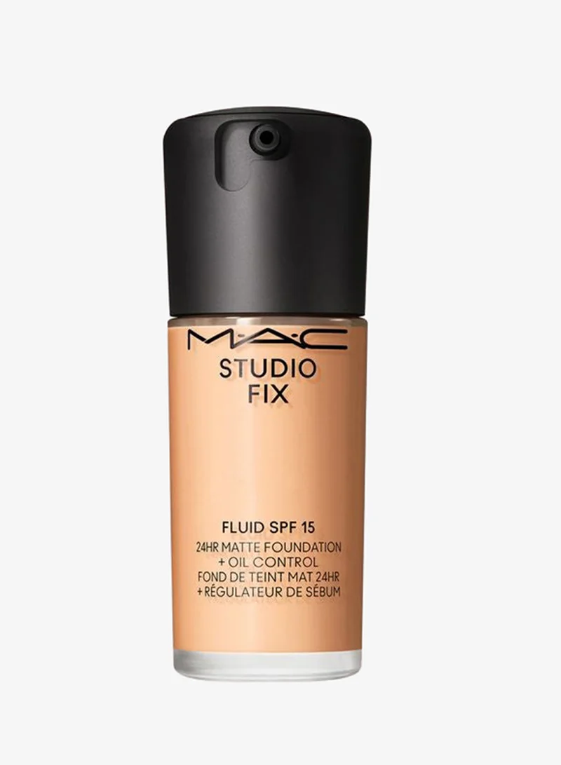 MAC Cosmetics Studio Fix Fluid Foundation Spf 15 - Nc18