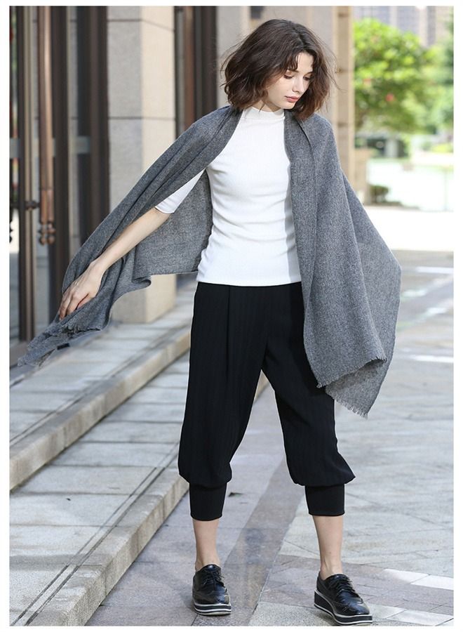 Loquat Solid Color Soft And Comfortable Wool Scarf Grey  - Image 3