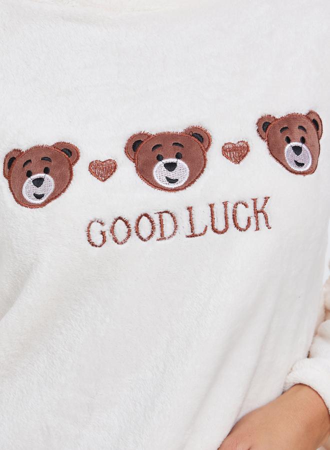 ستايلي طقم بيجاما من بنطال وبلوزة فليس بتفاصيل مُطرّزة - Image 3