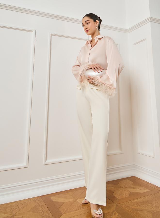 ستايلي بلوزة ساتان مزين بالريش لون كريمي - Image 2