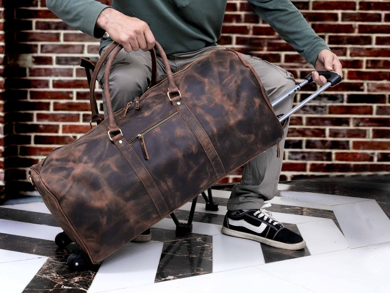 cuero حقيبة دفل جلدية للرجال للسفر في عطلة نهاية الأسبوع 24 بوصة مع حزام كتف لحملها على متن الطائرة هدايا رائعة له من كوريوا - Image 2