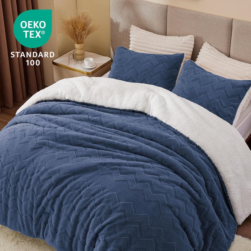 BEDELITE Fluffy Queen Comforter Set - Super Soft Sherpa Navy Comforter for Queen Size Bed, Luxury Warm Bedding Set for Winter, Fuzzy Bed Set 3 Pieces (1 Comforter, 2 Pillowcases) - Image 4