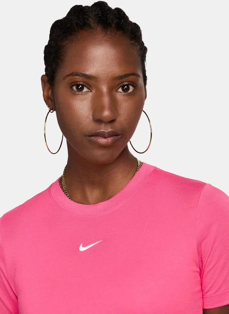 Nike Women's Sportswear Essential Cropped T-Shirt