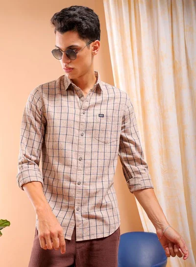 شركة المرآب الهندية Men Slim Fit Checkered Full Sleeves Cutaway Collar Casual Shirt