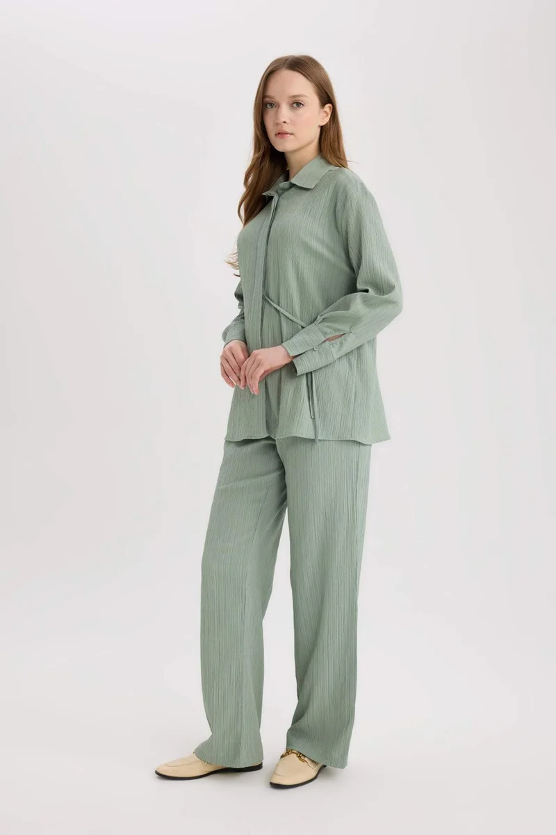 ديفاكتو Straight Fit Crinkle Fabric Trousers