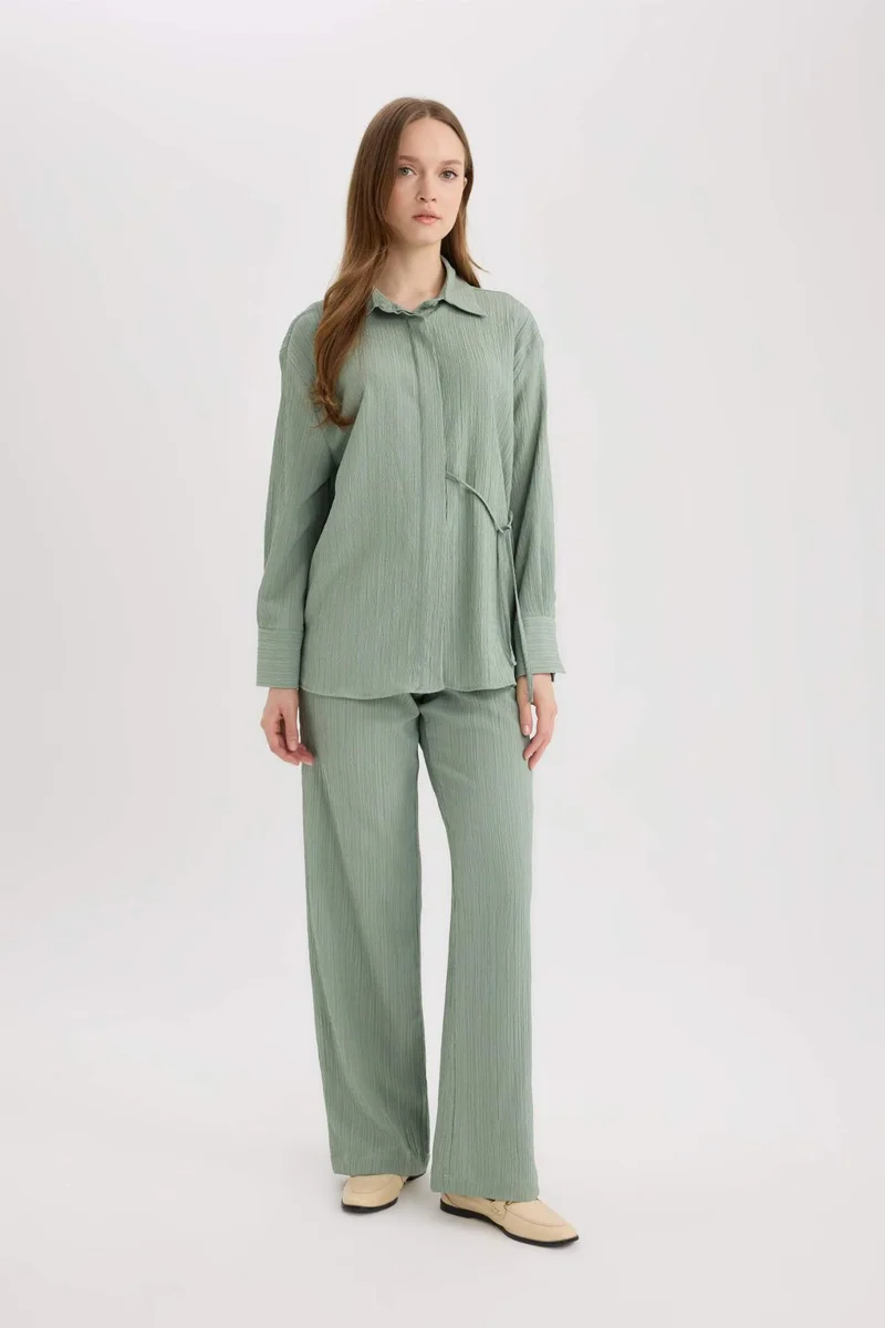 ديفاكتو Straight Fit Crinkle Fabric Trousers