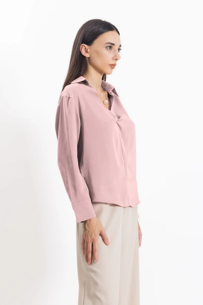 SHAPES SATIN SHIRT WITH NECKLACE