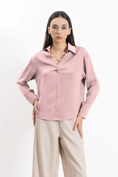 SHAPES SATIN SHIRT WITH NECKLACE