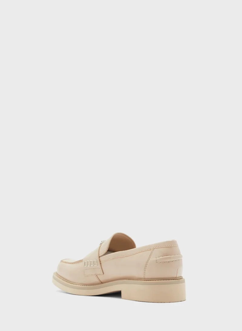 GUESS Shatha Moccasins