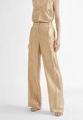 Lola Casademunt gold