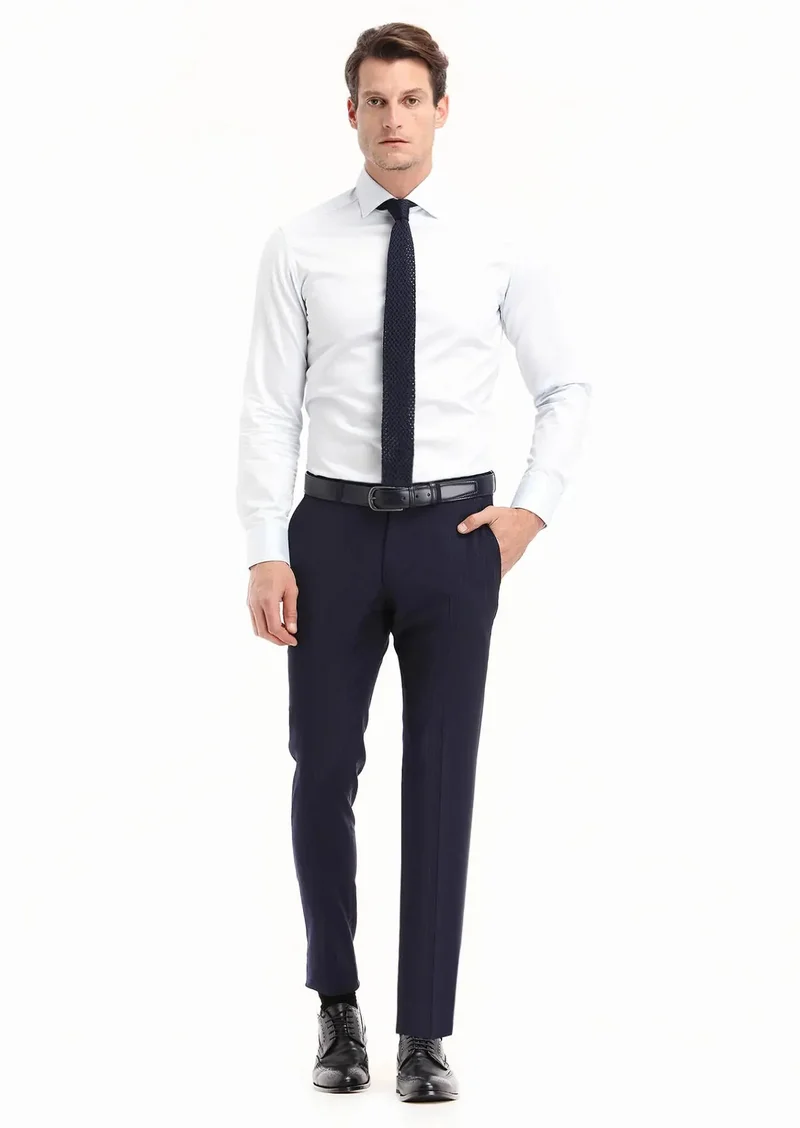 رامسي قميص قطني كلاسيكي سادة بلون أزرق فاتح، بقصة ضيقة، مصنوع من القطن الخالص ١٠٠٪