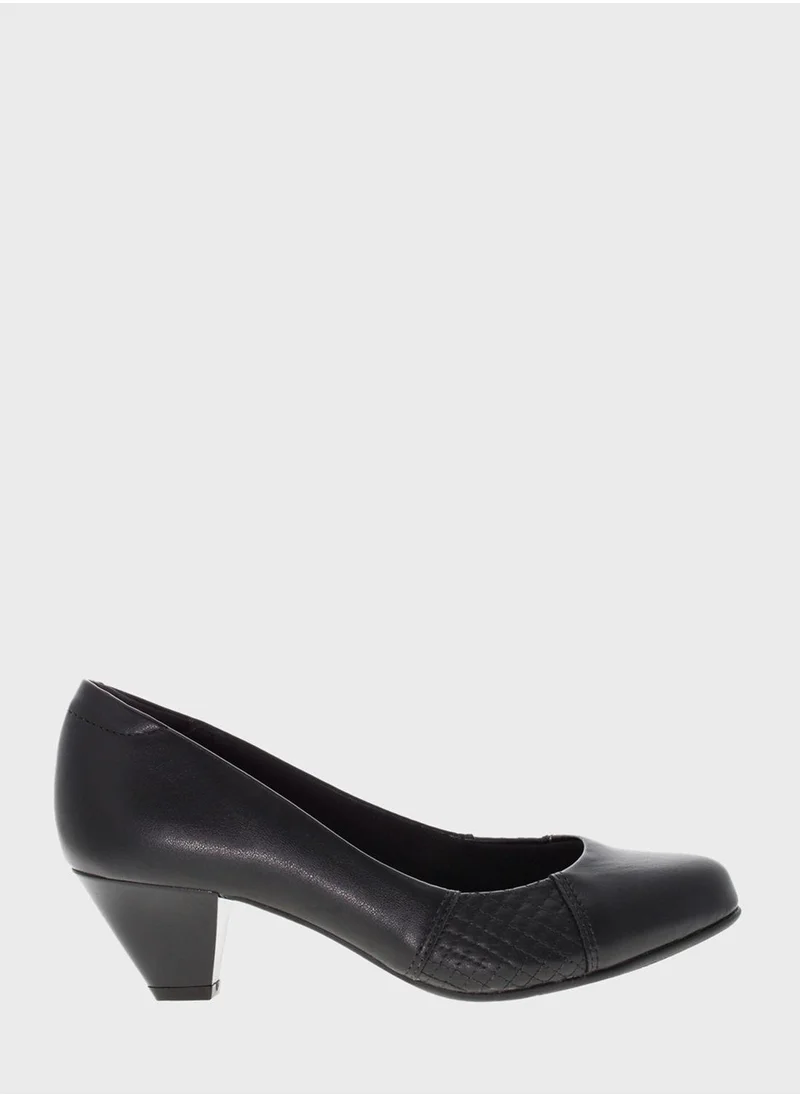 MODARE Georgia Pumps