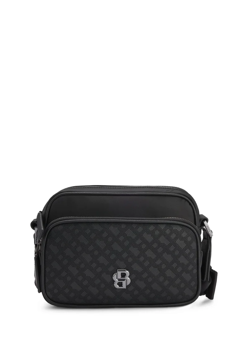 بوس حقيبة كروس بودي بنقش المونوغرام