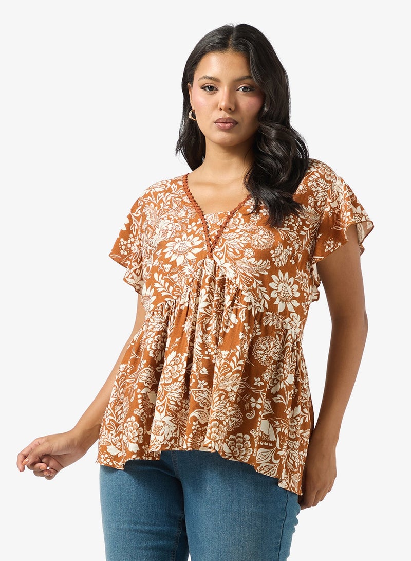 جينجر بلس بلوزة بوهيمية بطبعة زهور وياقة على شكل حرف - Image 4