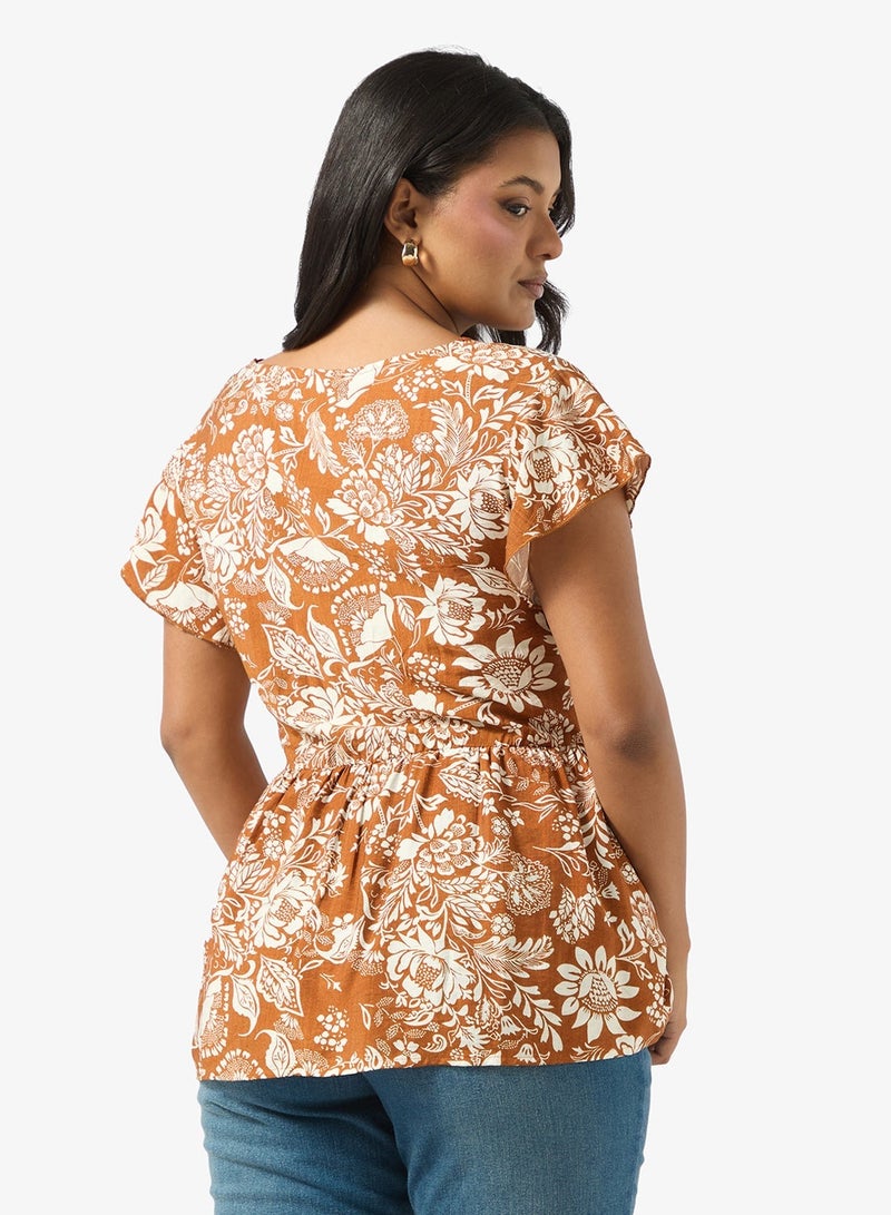 جينجر بلس بلوزة بوهيمية بطبعة زهور وياقة على شكل حرف - Image 4