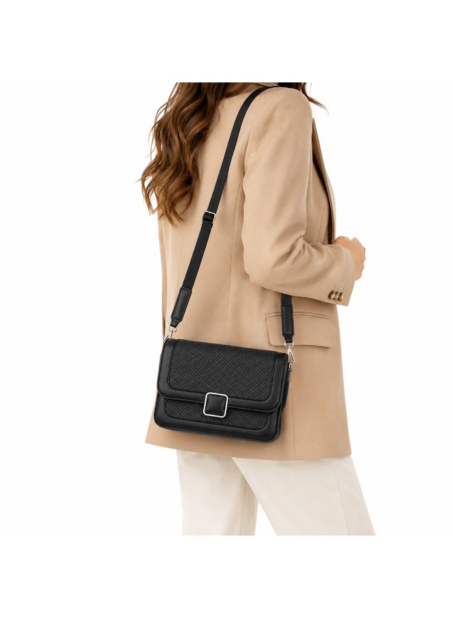 Elegant small women's leather shoulder bag with a gold metal clasp - Image 1