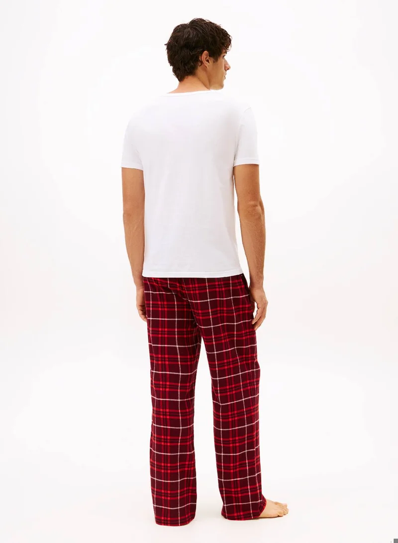 TOMMY HILFIGER 3-Pack Signature V-Neck Lounge T-Shirts.