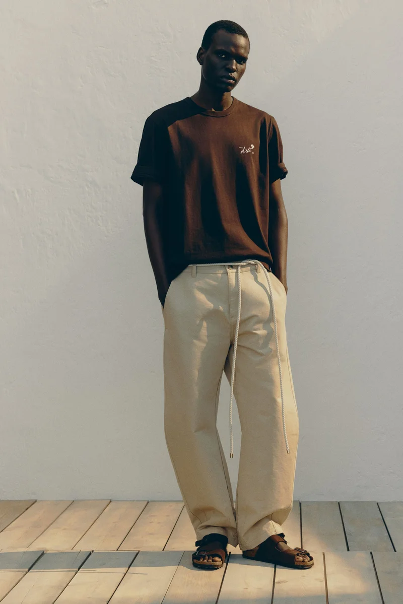 اتش اند ام تي-شيرت بقصّة عادية من نسيج كول ماكس