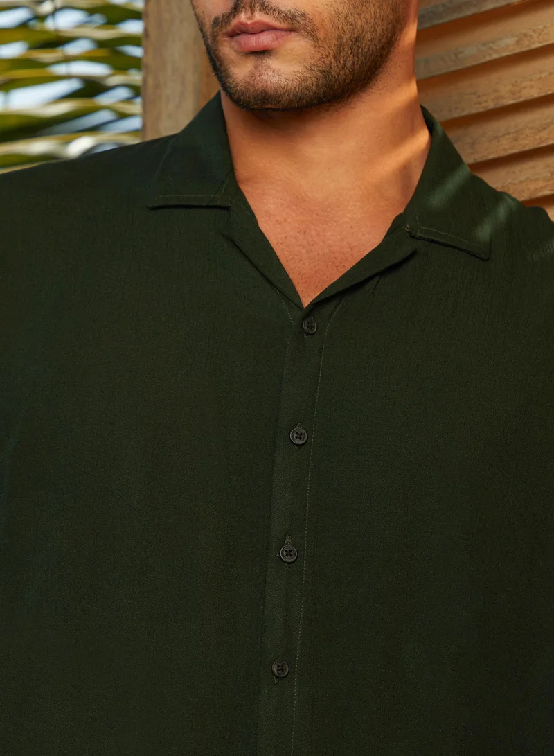 كامبوس سوترا Men's Army Green Solid Resort Oversized Shirt