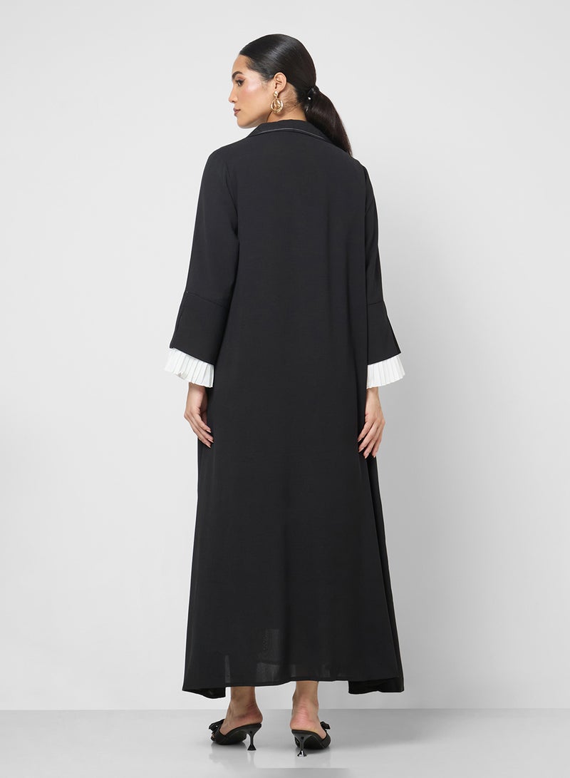 Khizana Abaya With Pleated Sleeves - Image 2