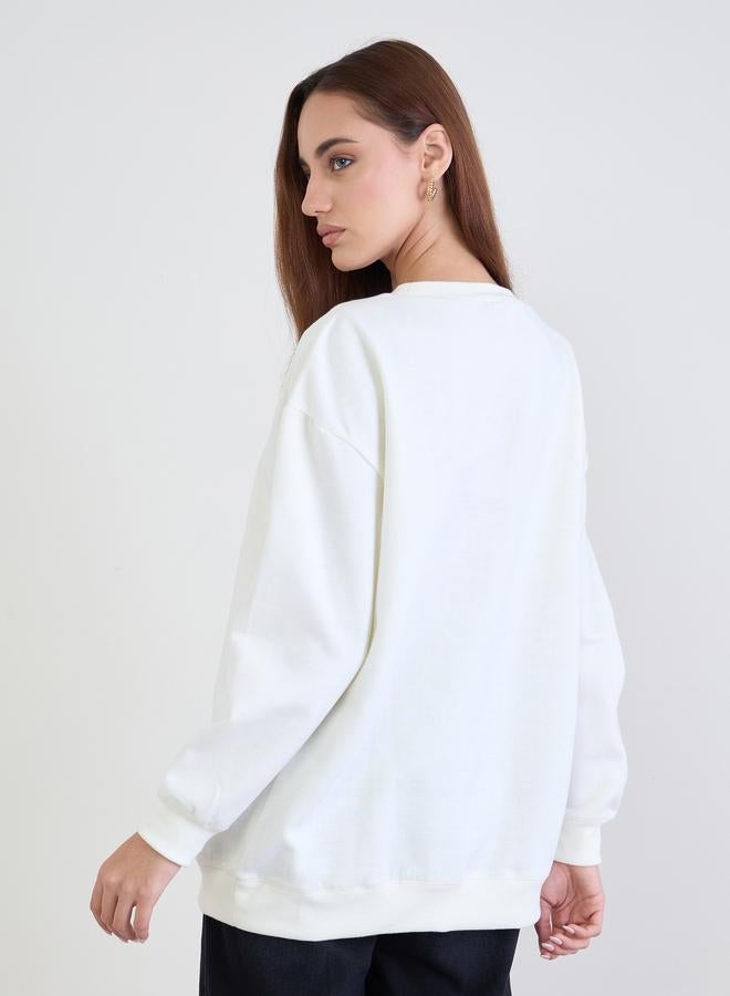ستايلي سويت شيرت طويل أبيض مائل مطرز - Image 5