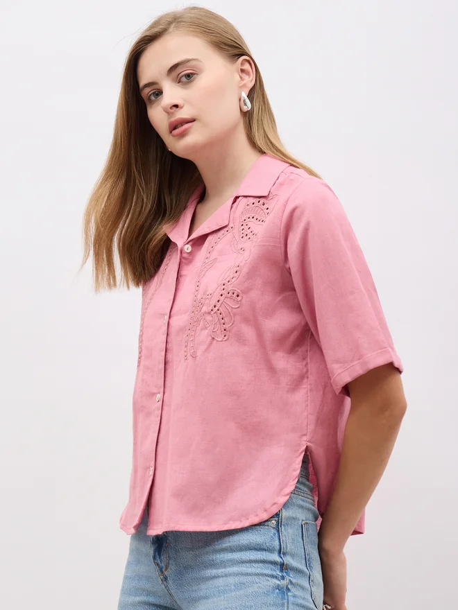 Styli Styli Schiffli Notch Lapel Short Sleeve Regular Fit Shirt