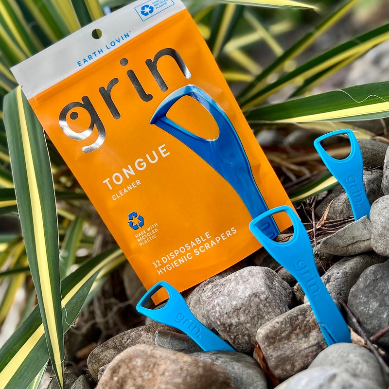 GRIN منظف اللسان GRIN، 32 قطعة، منظف لسان قابل للتخلص، مكشطة صحية، بلاستيك معاد تدويره، لسان نظيف، يعزز نفس منعش، يتضمن عود أسنان آمن قابل للطي - Image 5