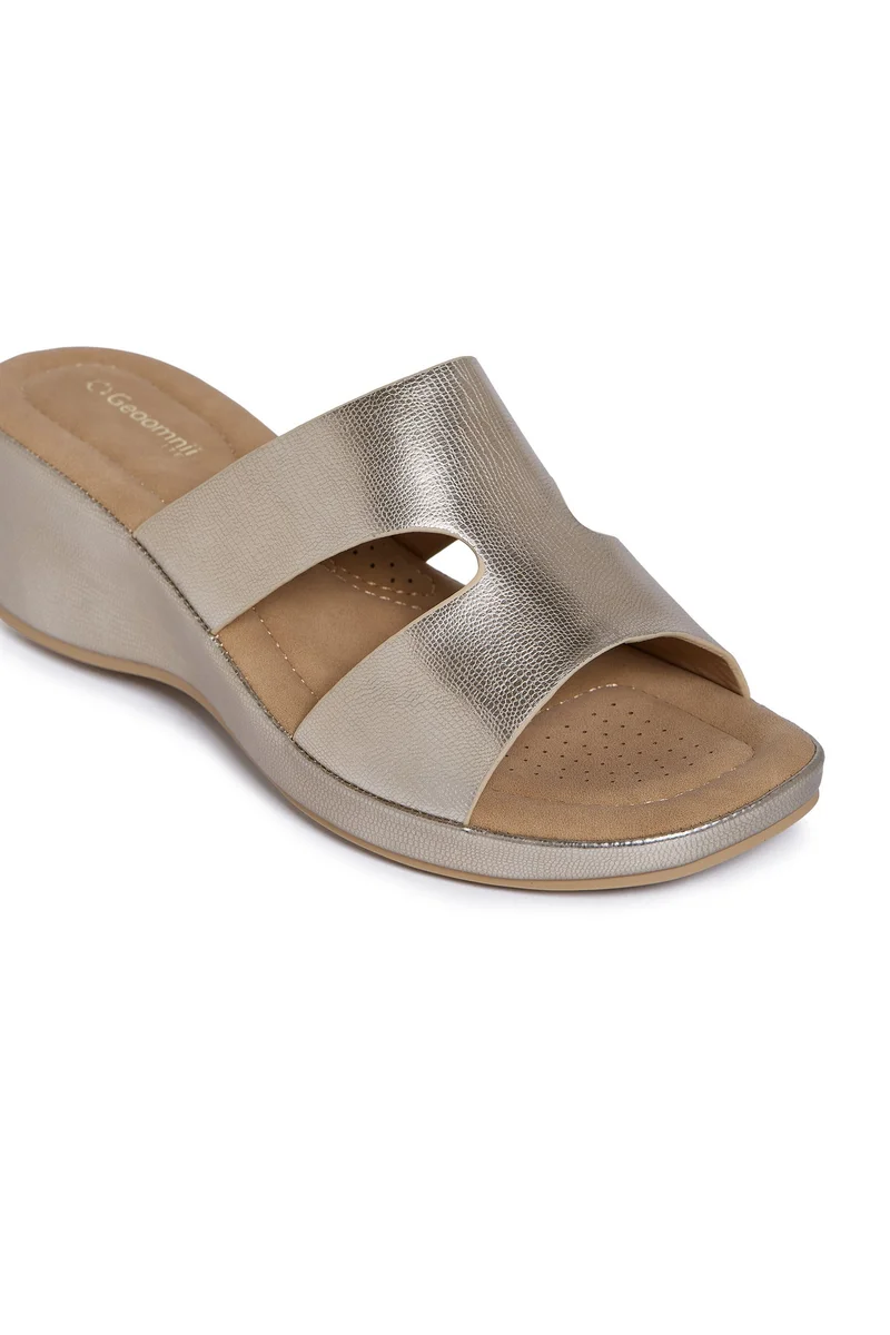 Geoomnii GOLD Geoomnii Comfort Slide Sandals for Women – Cushioned Slip-On Casual Sandals for Daily Wear, Home, Travel & Walking for Women | Best Price UAE