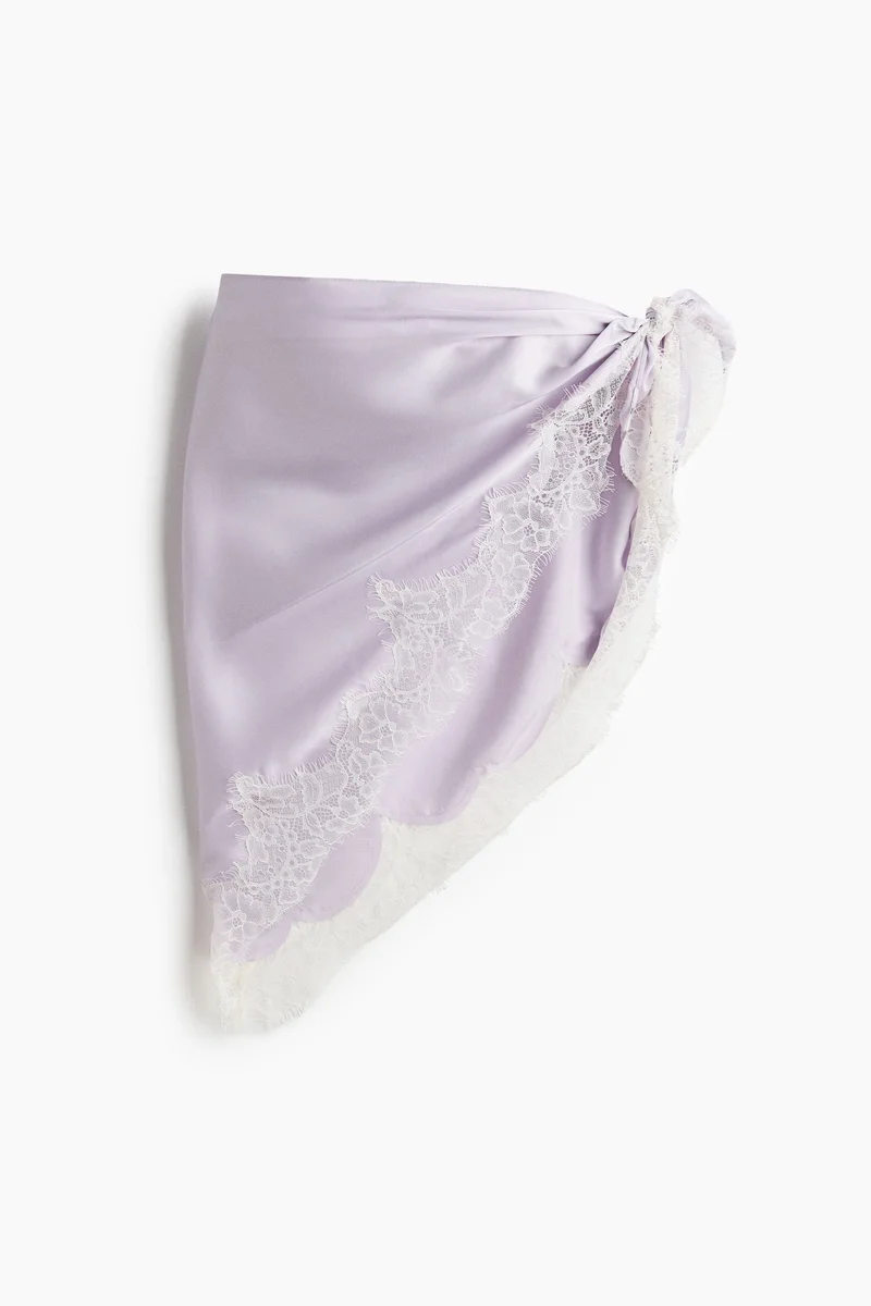 Lace-trimmed triangle scarf